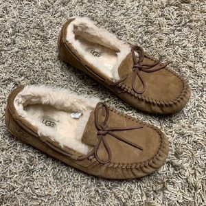 UGG slippers SZ 8